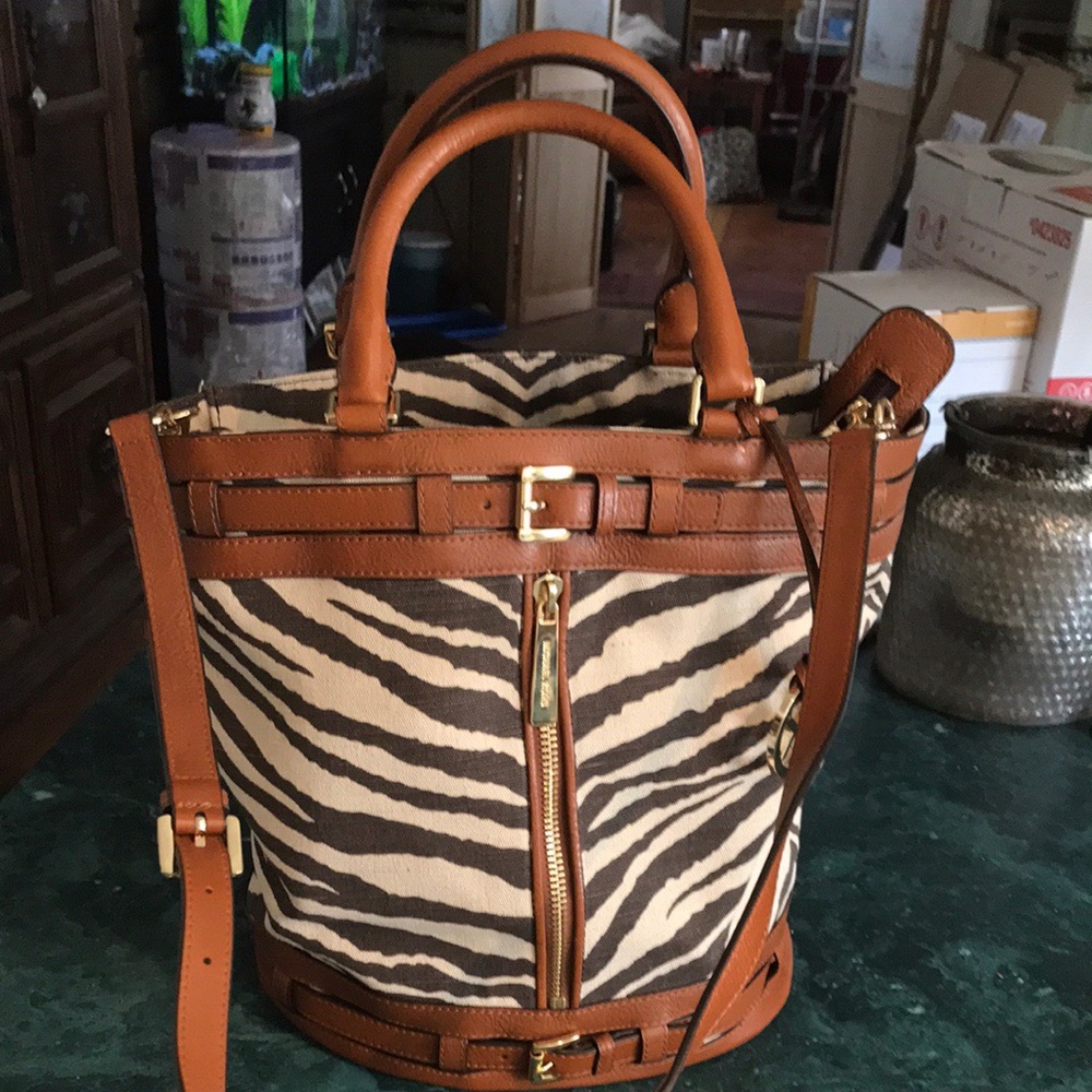 ⭐️Final Sale⭐️  Michael Kors zebra print purse